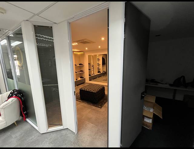 115M² OFFICE TO LET IN MOUILLE POINT